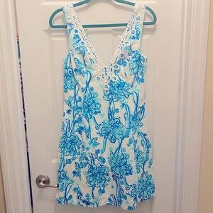 EUC Lilly Pulitzer Ostrich V Neck Flare dress, size 10. Rare print!